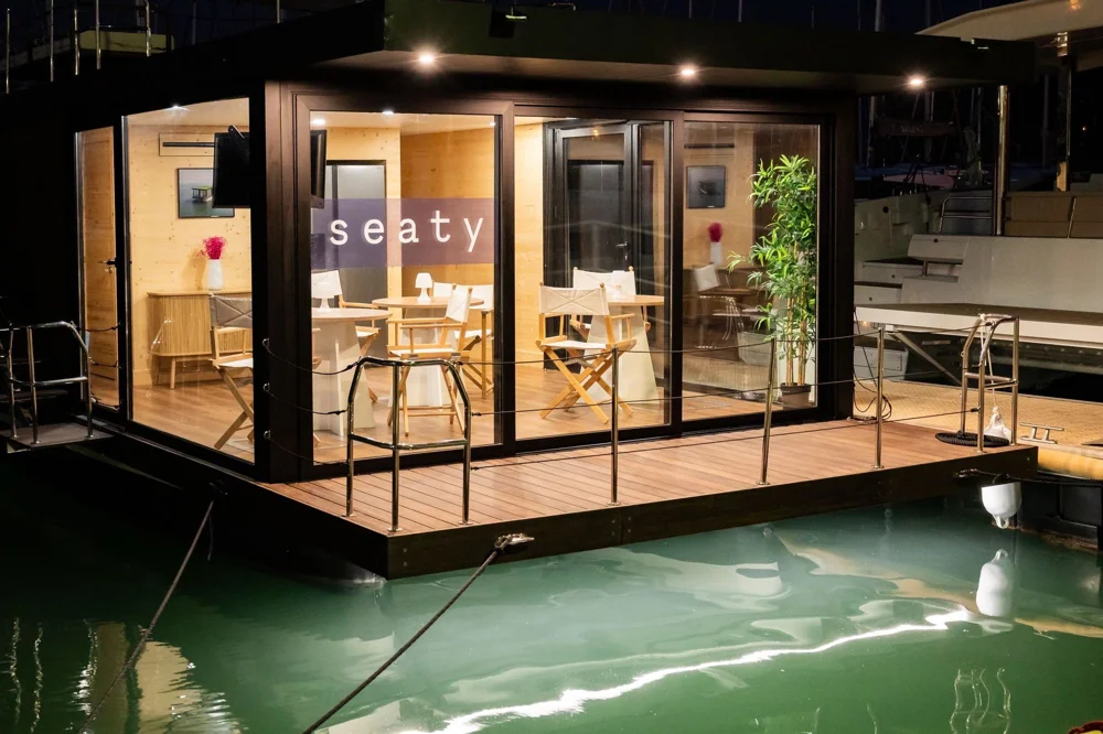BoatPhoto.coverAlt