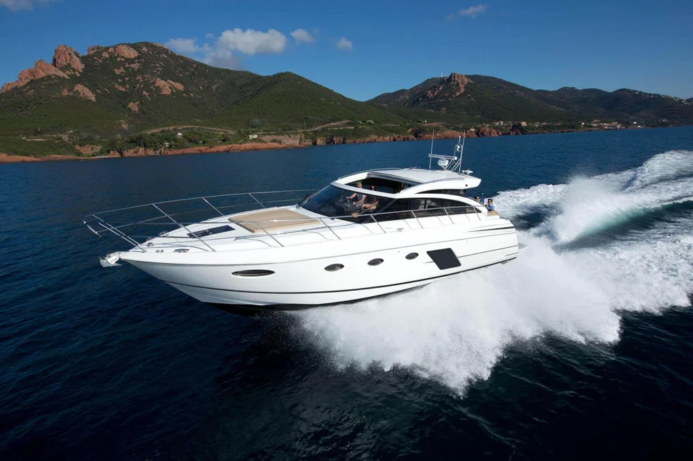 BoatPhoto.coverAlt