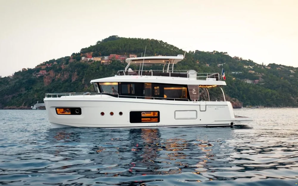 BoatPhoto.coverAlt