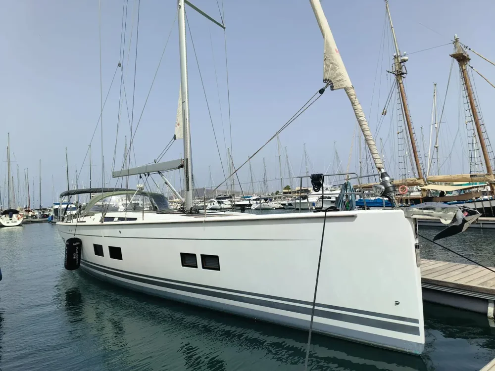 BoatPhoto.coverAlt