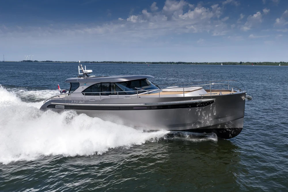 BoatPhoto.coverAlt
