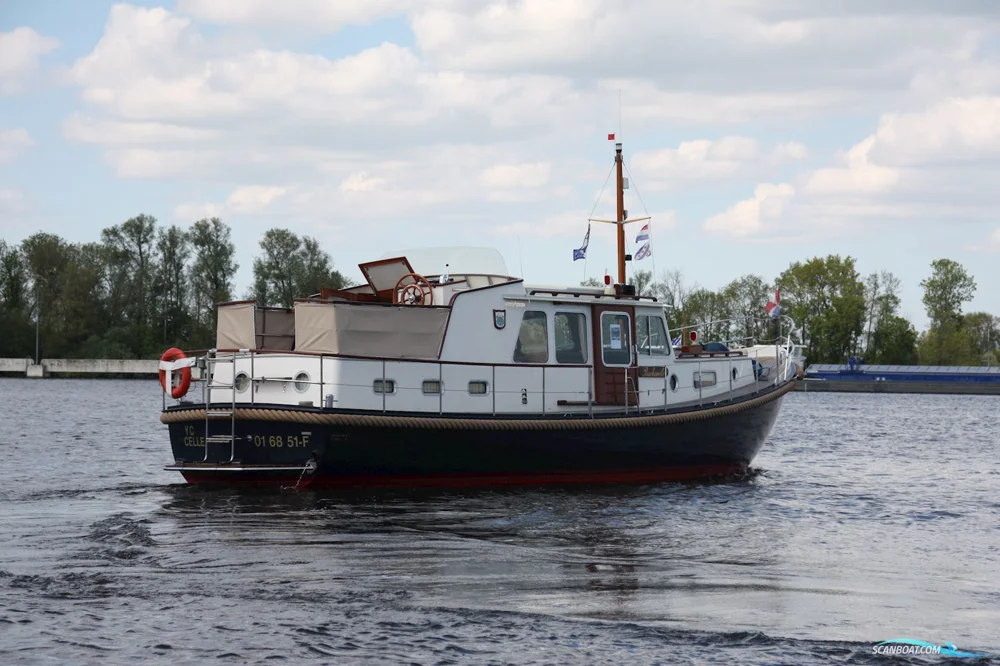 BoatPhoto.alt