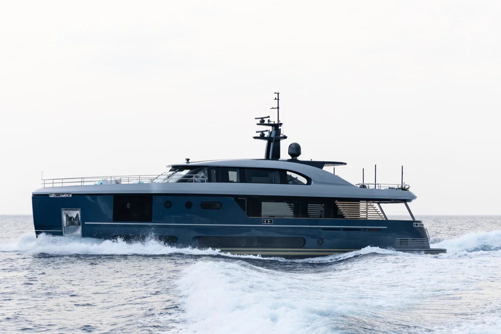 BoatPhoto.coverAlt