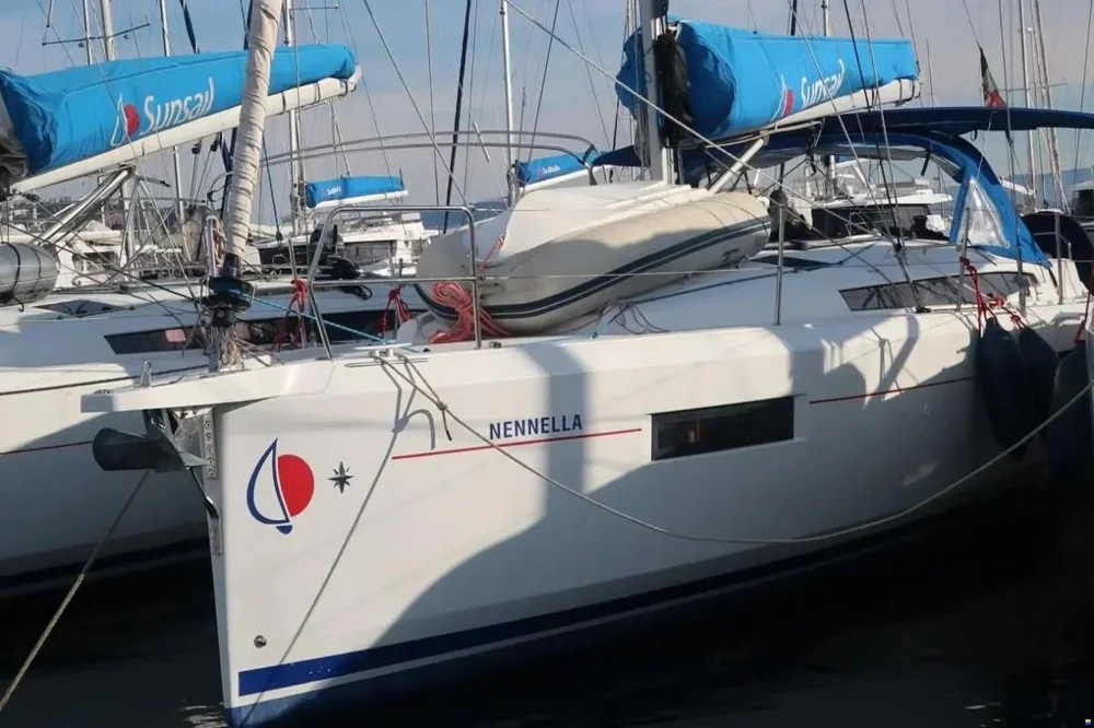 BoatPhoto.coverAlt