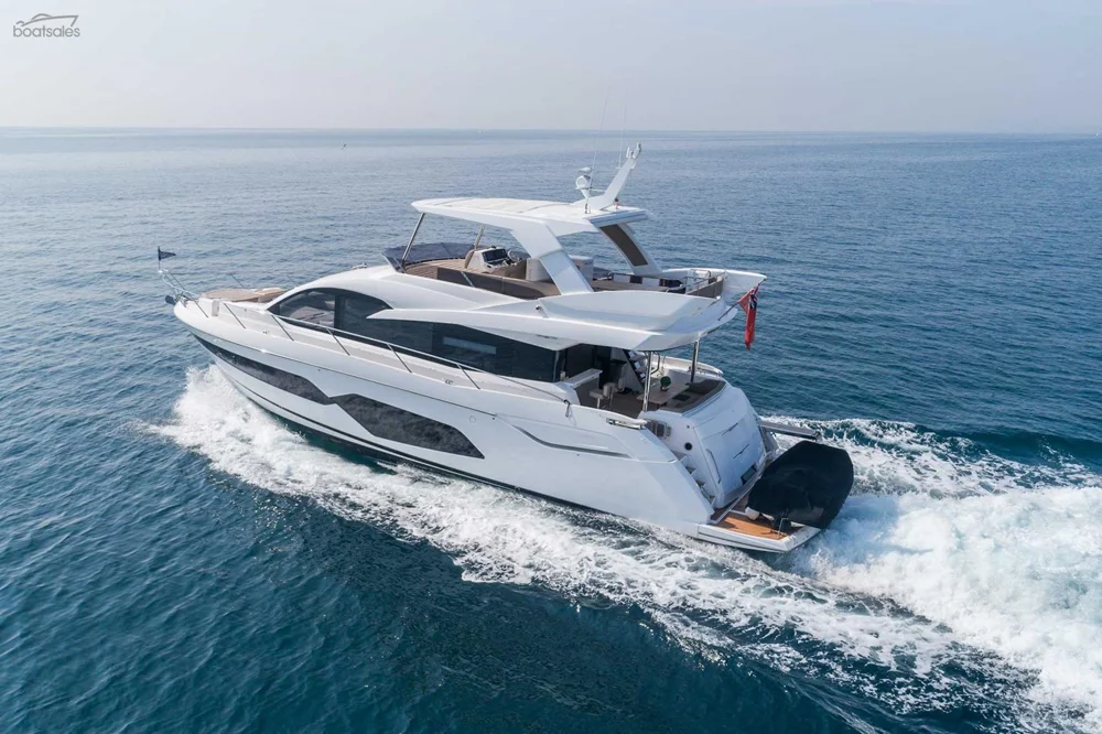 BoatPhoto.coverAlt