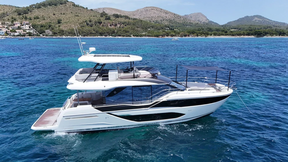 BoatPhoto.coverAlt