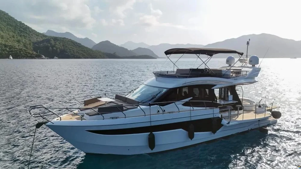 BoatPhoto.coverAlt
