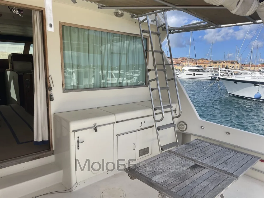 1986 Hatteras 52C for sale in Olbia, Italy, photo 4 of 10