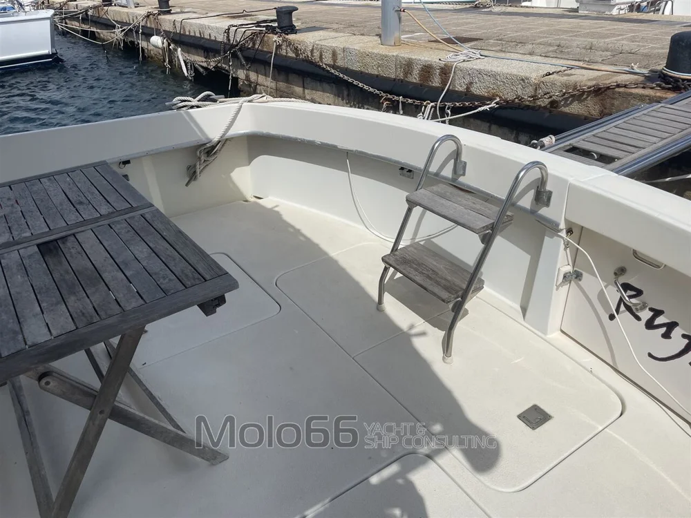1986 Hatteras 52C for sale in Olbia, Italy, photo 5 of 10