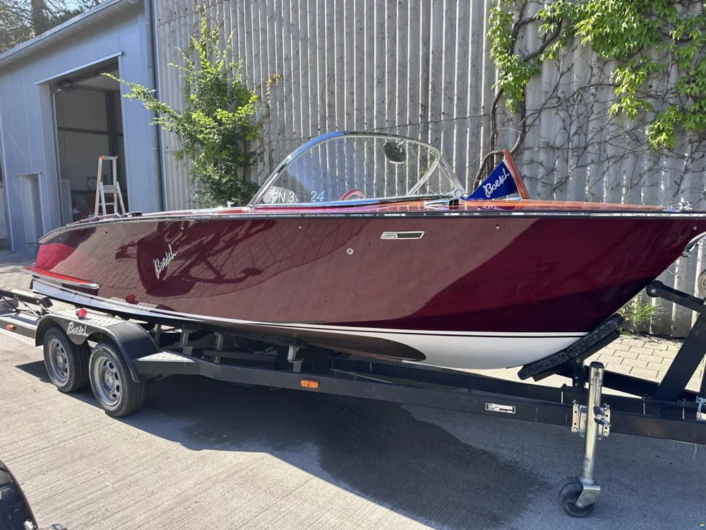 BoatPhoto.coverAlt