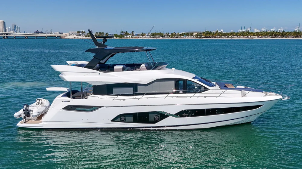 BoatPhoto.coverAlt