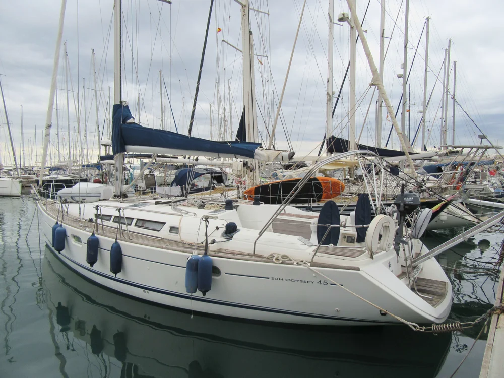 BoatPhoto.coverAlt