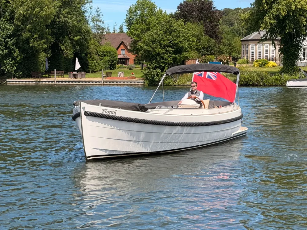 BoatPhoto.coverAlt