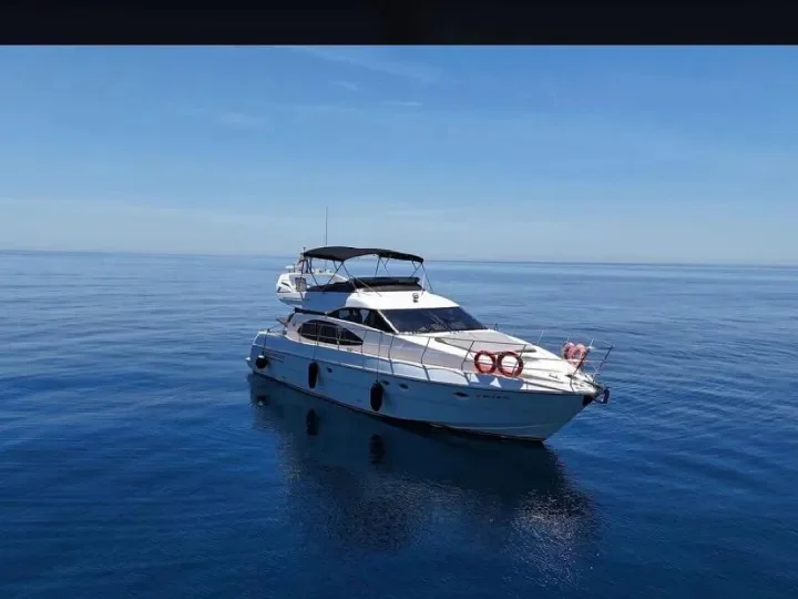 BoatPhoto.coverAlt