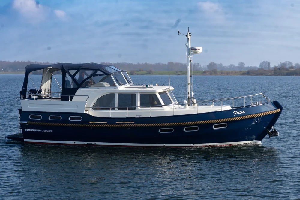 BoatPhoto.coverAlt
