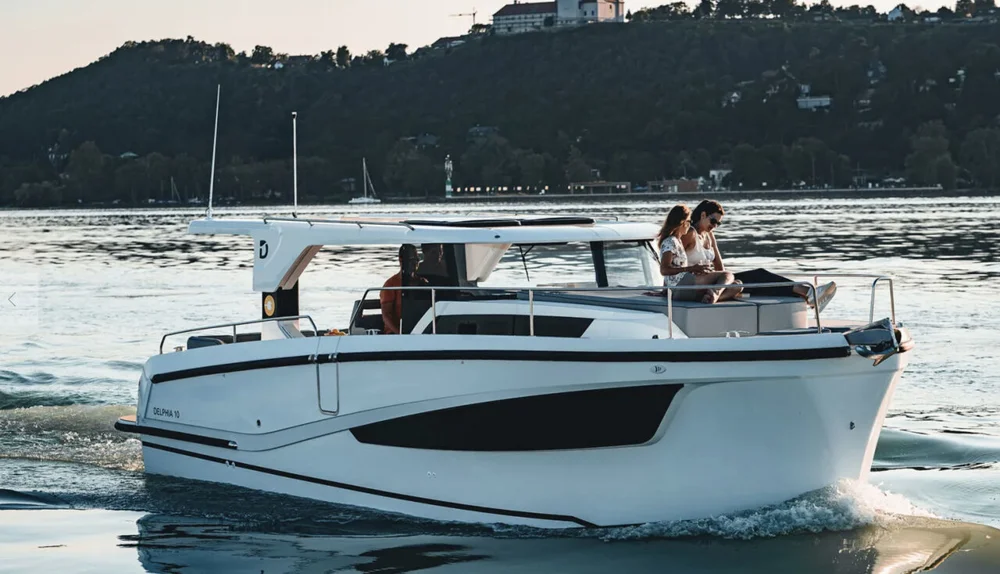 BoatPhoto.coverAlt