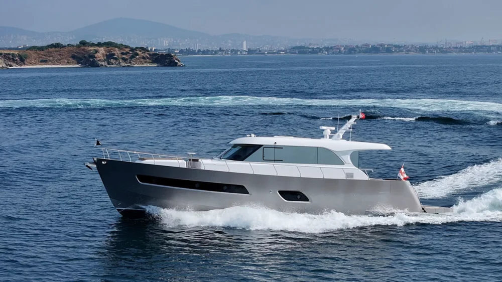 BoatPhoto.coverAlt