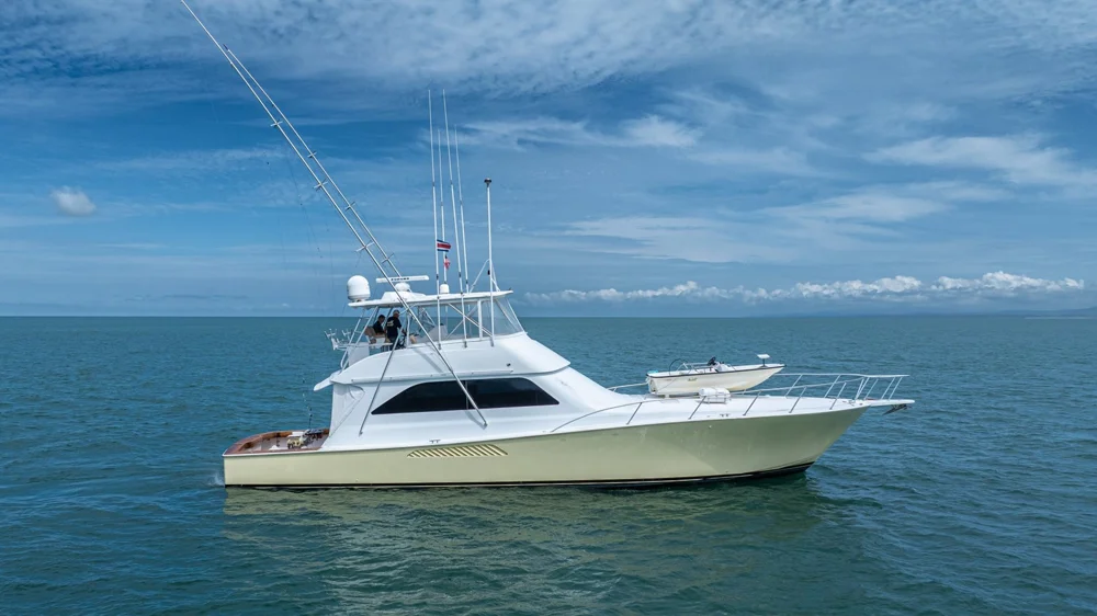 BoatPhoto.coverAlt