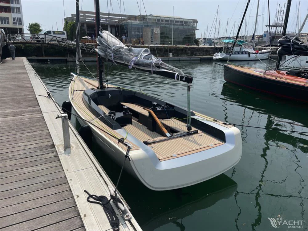 BoatPhoto.alt