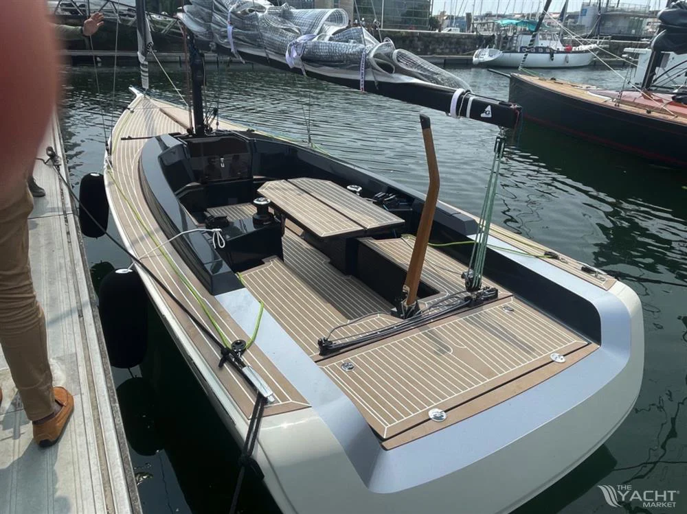 BoatPhoto.alt