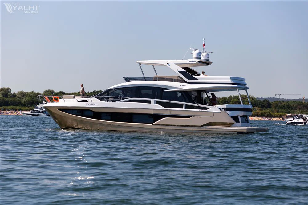 BoatPhoto.coverAlt