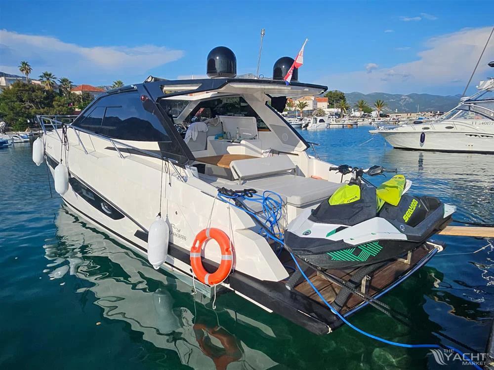 BoatPhoto.coverAlt