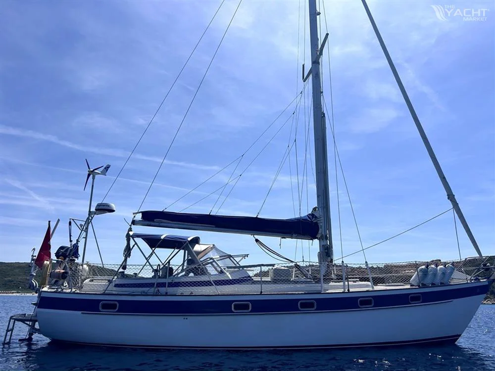 1979 Hallberg-Rassy 38 for sale in Port-Saint-Louis-du-Rhône, France, photo 2 of 5