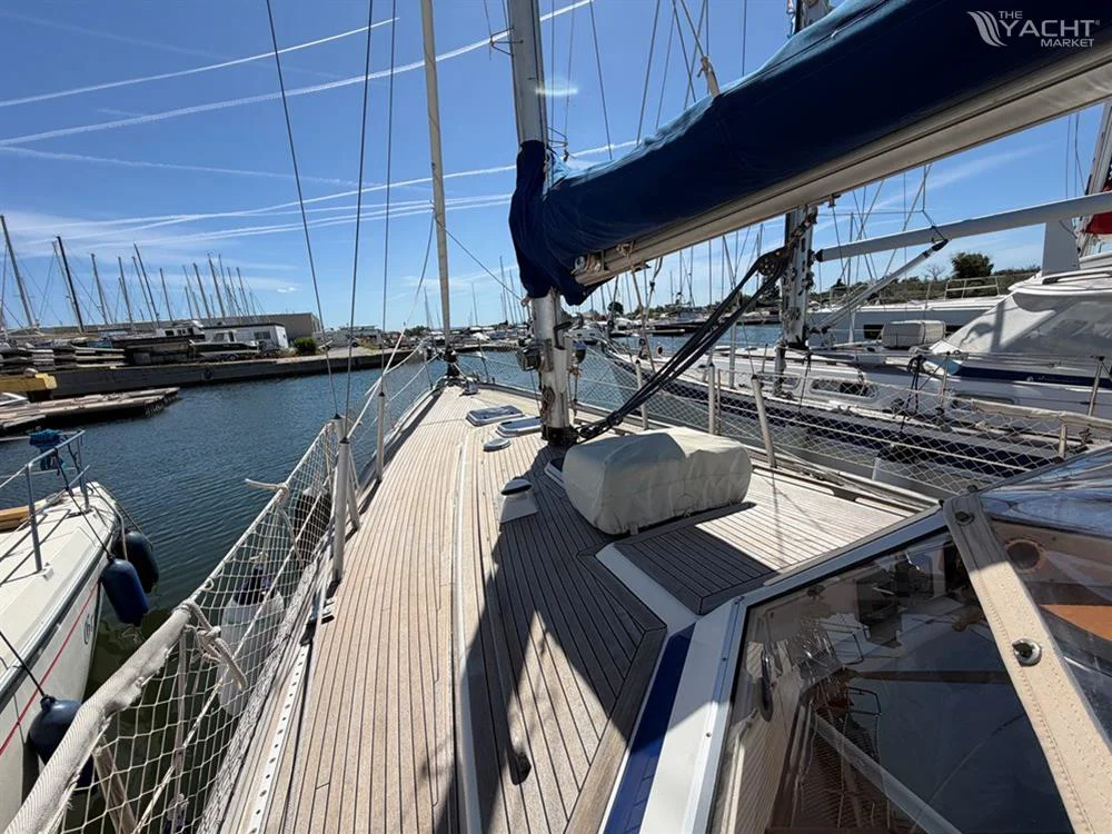 1979 Hallberg-Rassy 38 for sale in Port-Saint-Louis-du-Rhône, France, photo 5 of 5