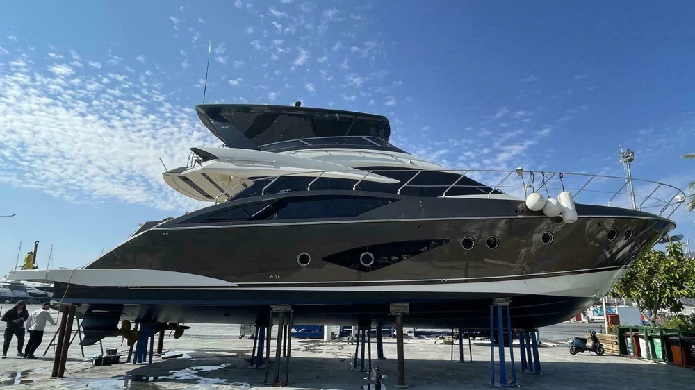 BoatPhoto.coverAlt