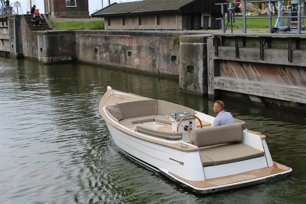 BoatPhoto.alt