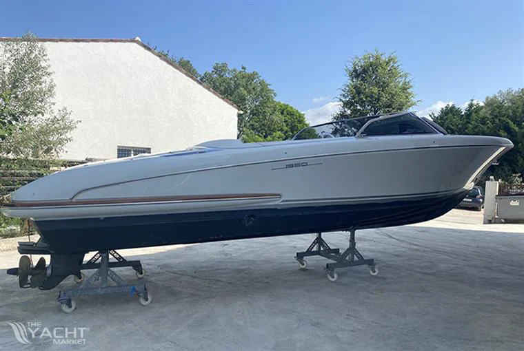 BoatPhoto.coverAlt