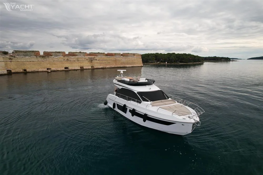BoatPhoto.coverAlt