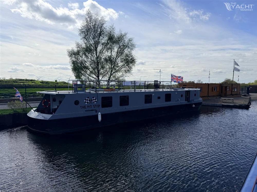 BoatPhoto.alt