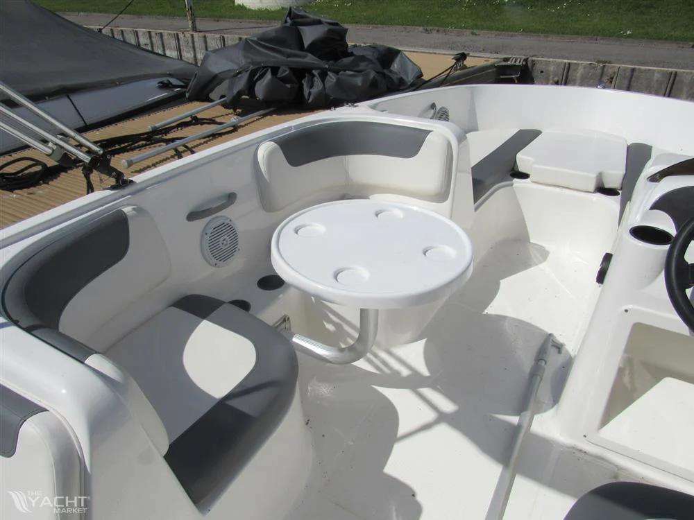 2020 Bayliner E18 for sale in Chertsey, United Kingdom, photo 5 of 5