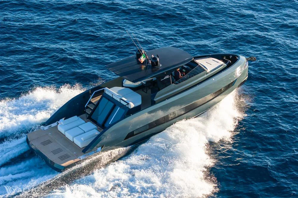 BoatPhoto.coverAlt