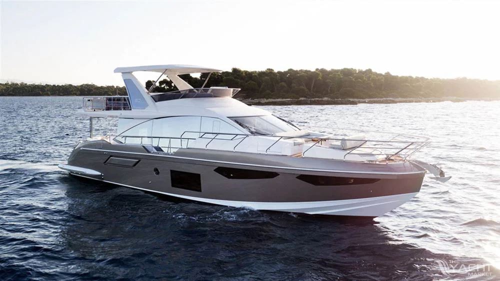 BoatPhoto.coverAlt