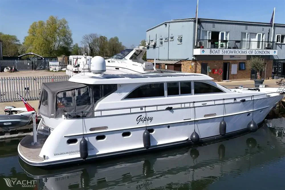 BoatPhoto.alt