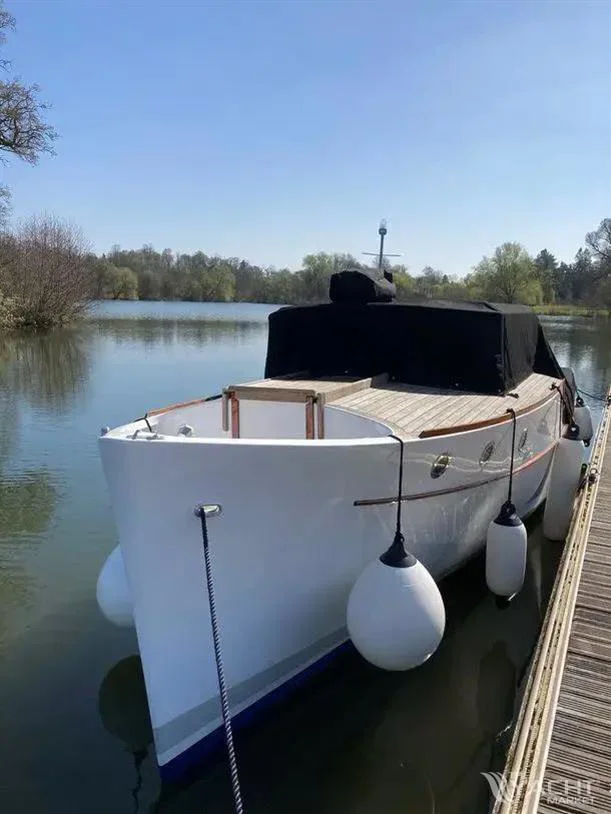 BoatPhoto.alt