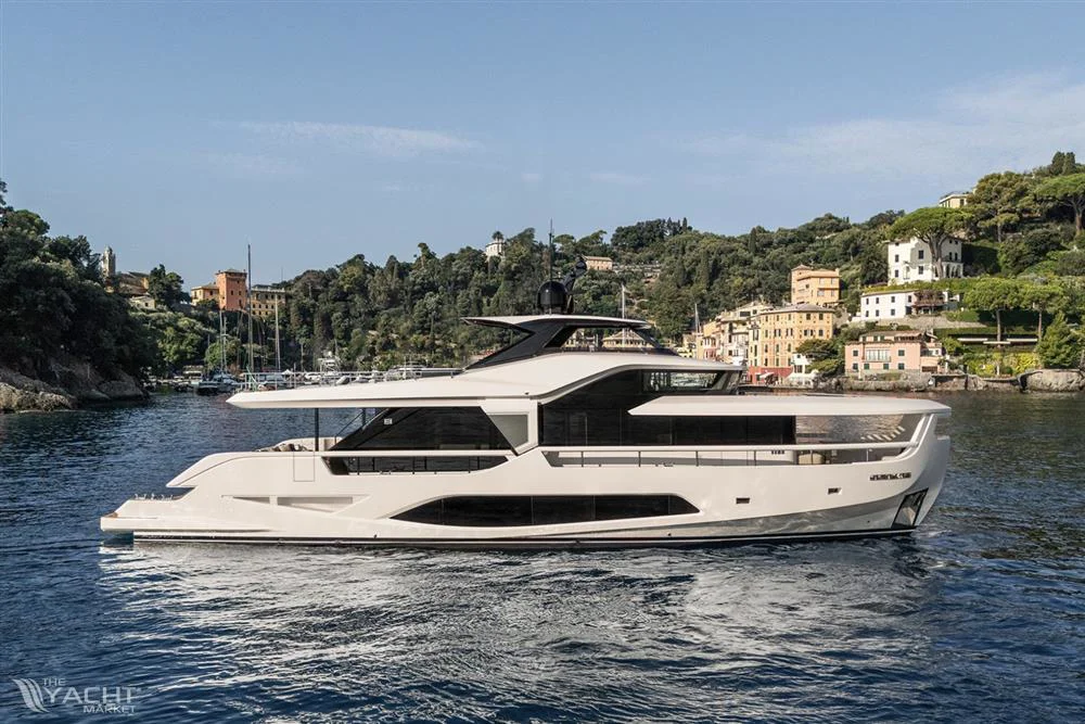 BoatPhoto.coverAlt