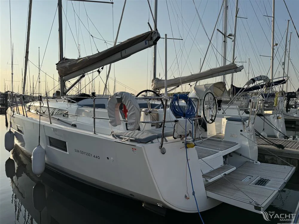 BoatPhoto.alt