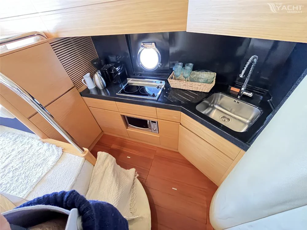2008 Azimut 43 for sale in Málaga, Spain, photo 4 of 4