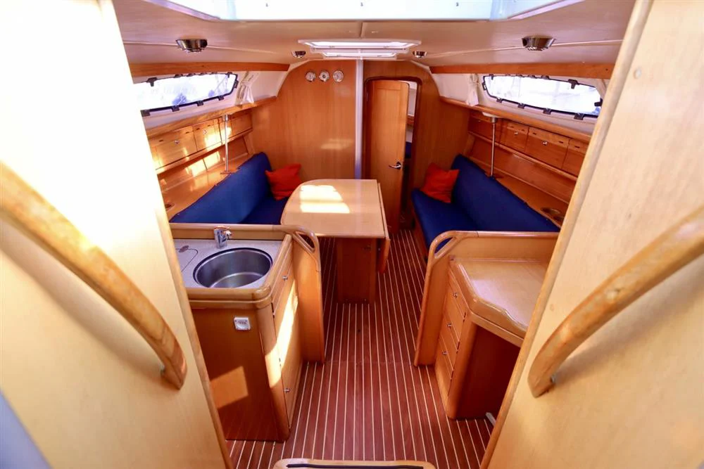 2008 Bavaria 31 for sale in The Netherlands, photo 2 of 5