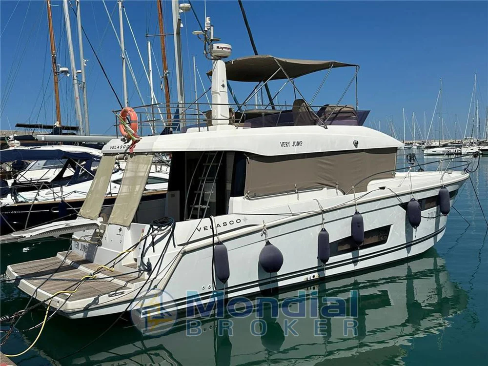 BoatPhoto.coverAlt