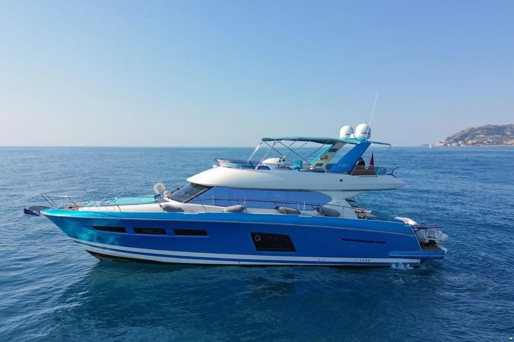 BoatPhoto.coverAlt