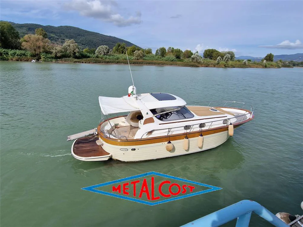 BoatPhoto.coverAlt