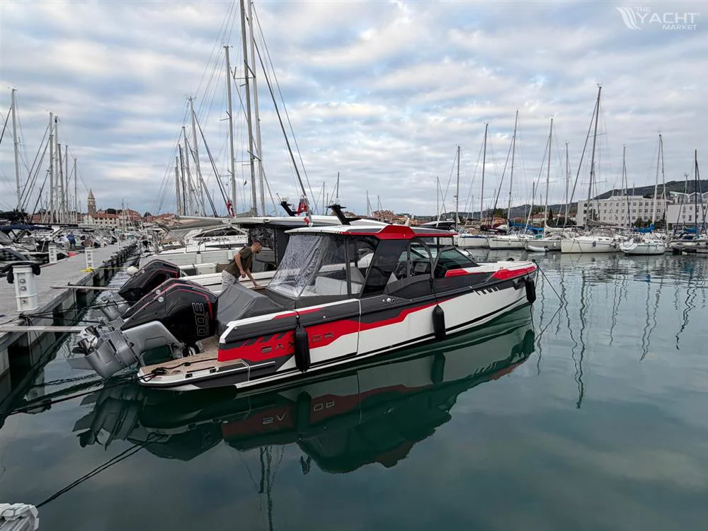 BoatPhoto.coverAlt