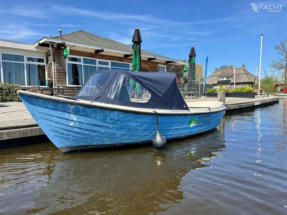 BoatPhoto.coverAlt