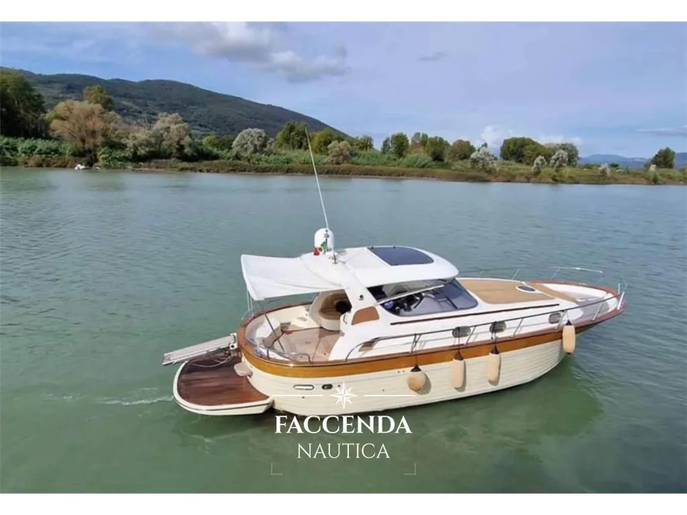 BoatPhoto.coverAlt