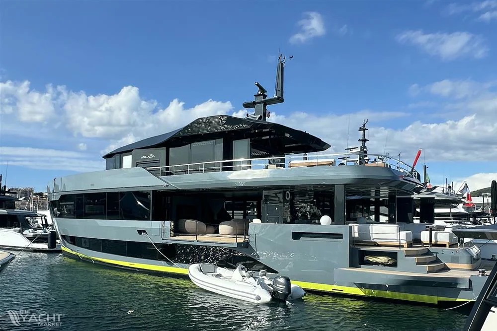 BoatPhoto.coverAlt