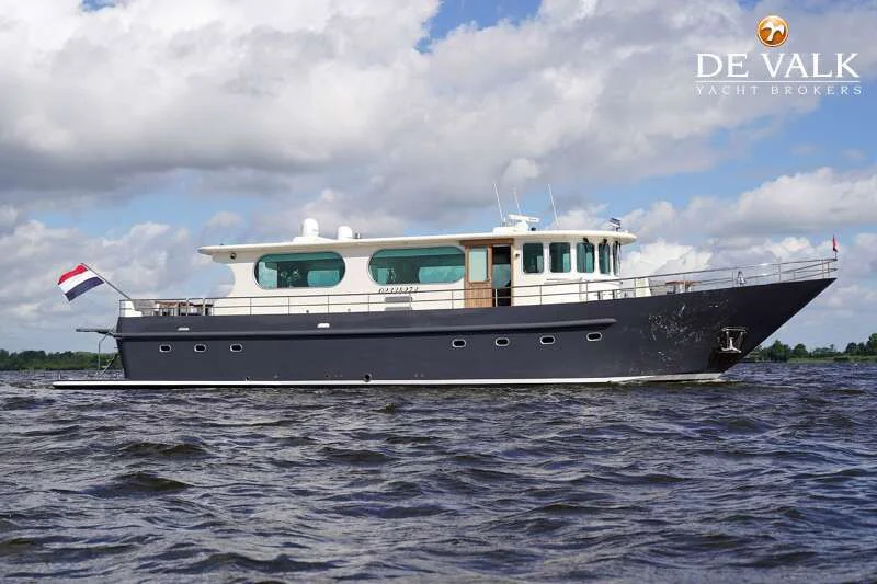 BoatPhoto.coverAlt